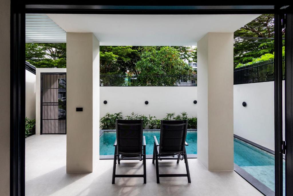 تصویر اتاق‌های 5BR Modern Luxury Pool Villa Patong TPSV140 - تصویر ۲