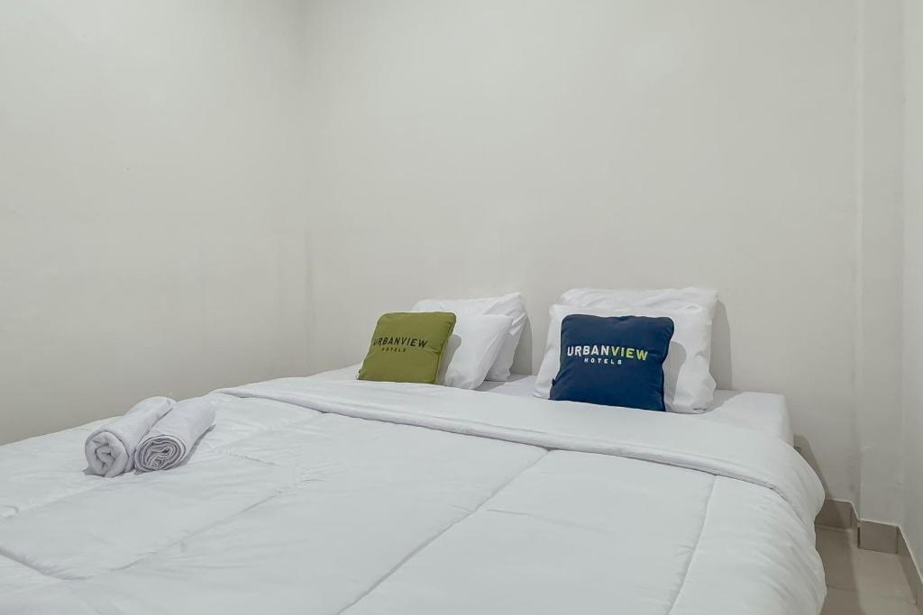 Urbanview Hotel Maharani Garut - 标准双人间