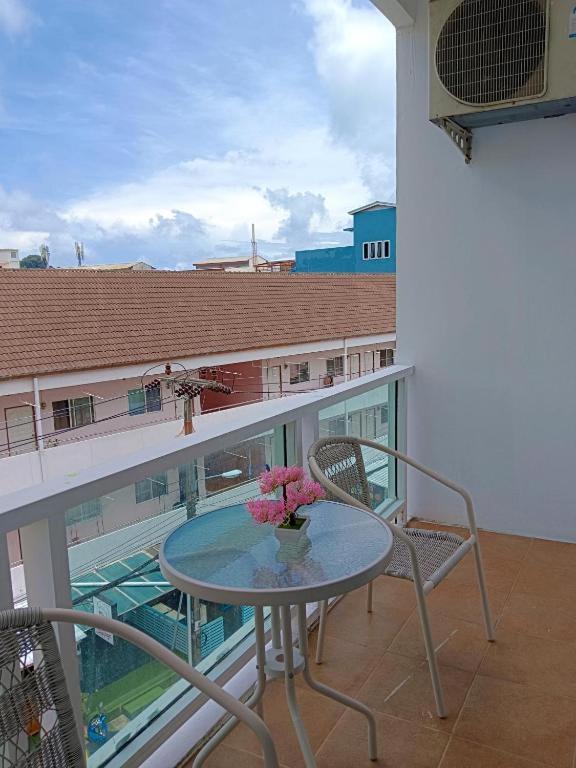 T & C Hotel Patong Beach - Resim 10