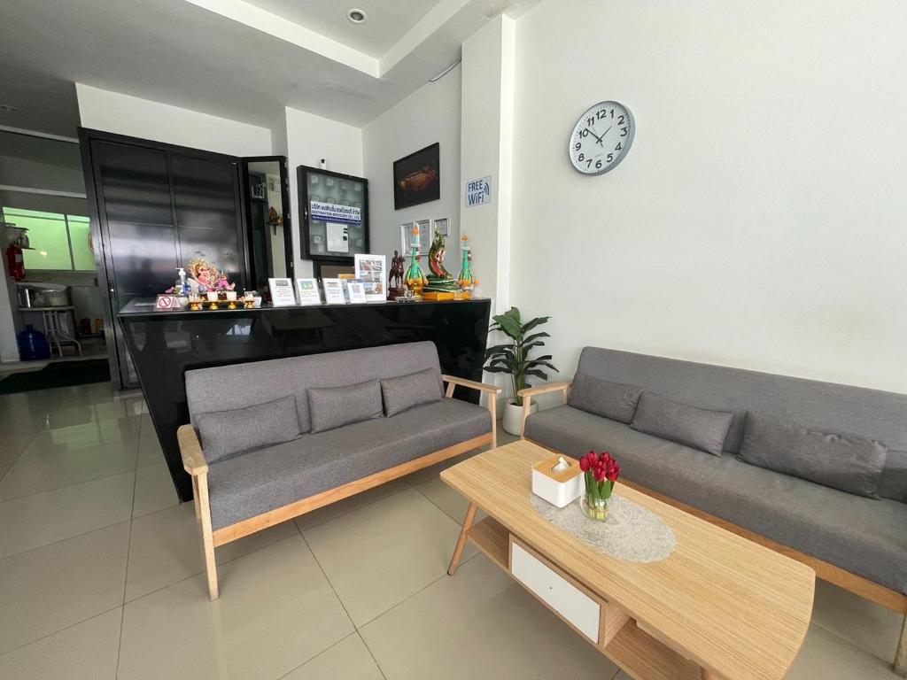 T & C Hotel Patong Beach - Resim 7