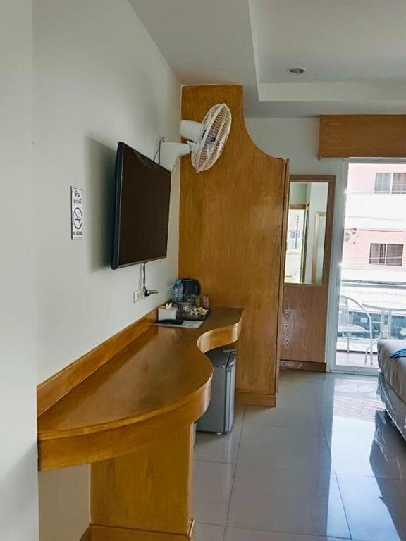 T & C Hotel Patong Beach - Resim 18