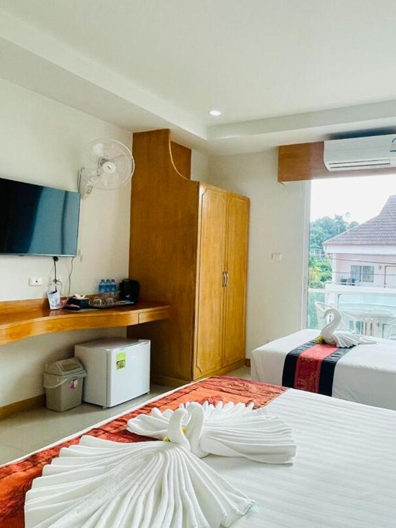 T & C Hotel Patong Beach - Resim 4