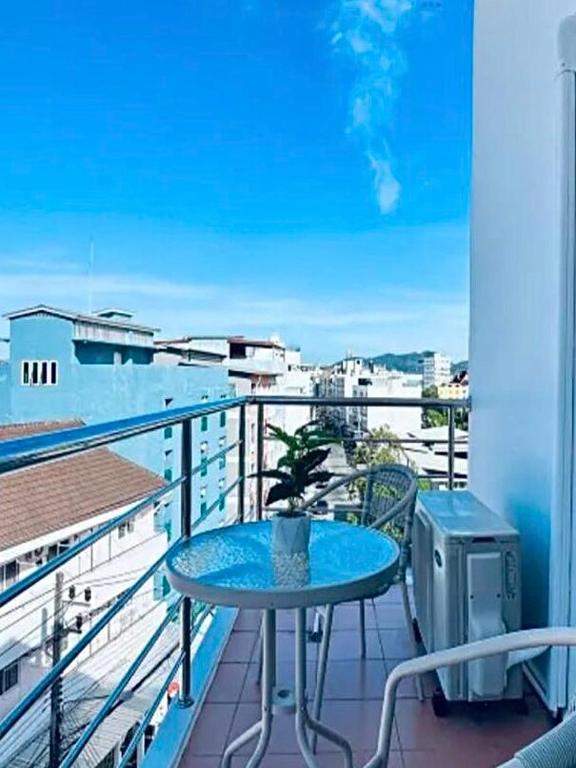 T & C Hotel Patong Beach - Resim 5