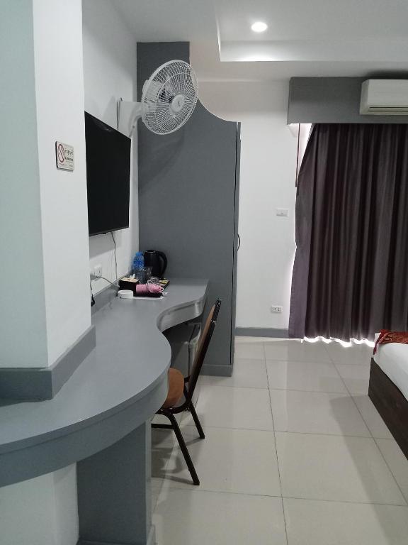 T & C Hotel Patong Beach - Resim 41