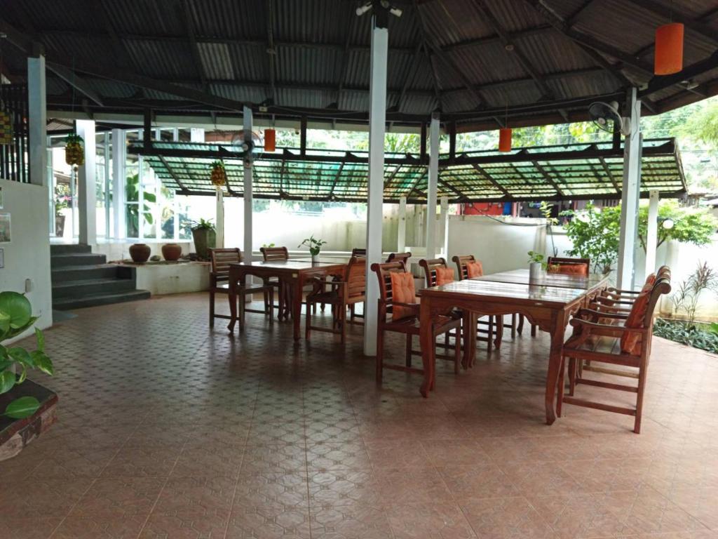 Restaurace v ubytování Faye Orchid Garden Resort