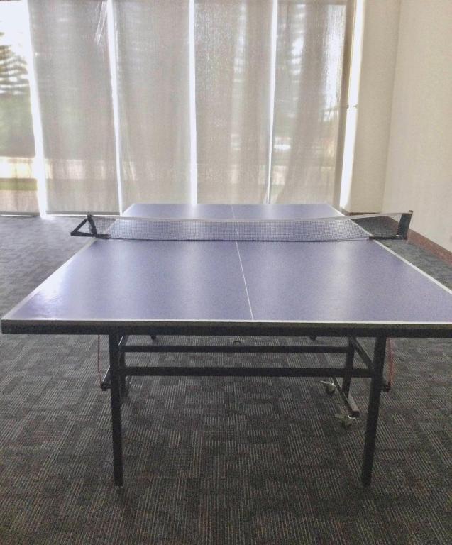 Stolní tenis v ubytování Casa Luis Staycation SMDC Tagaytay nebo okolí