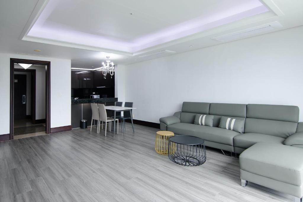 Centum Convention Hotel In Centum - Familiesuite