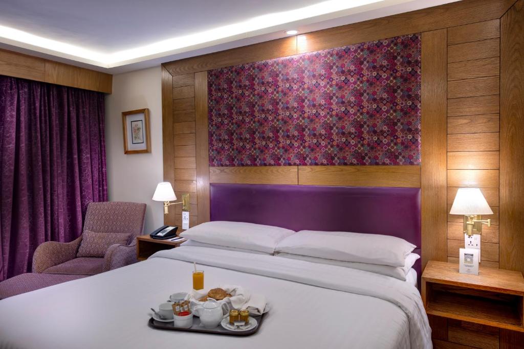 Pearl Continental Hotel, Rawalpindi - Deluxe Zimmer Mit Queensize-Bett