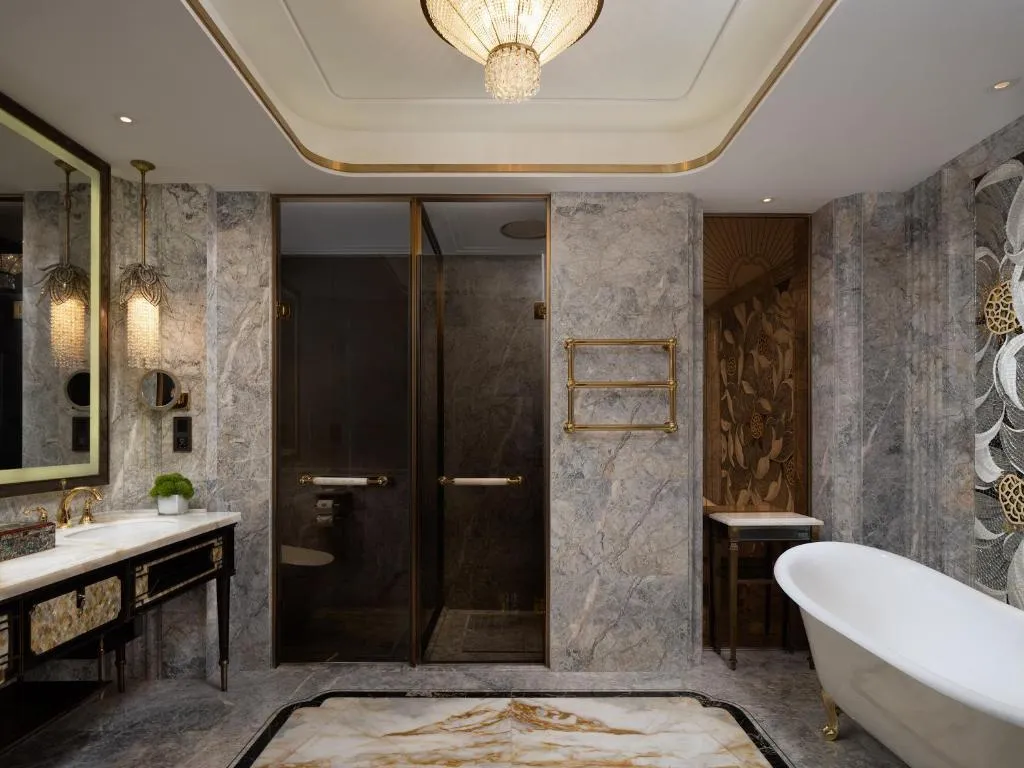 Caroline Astor Suite