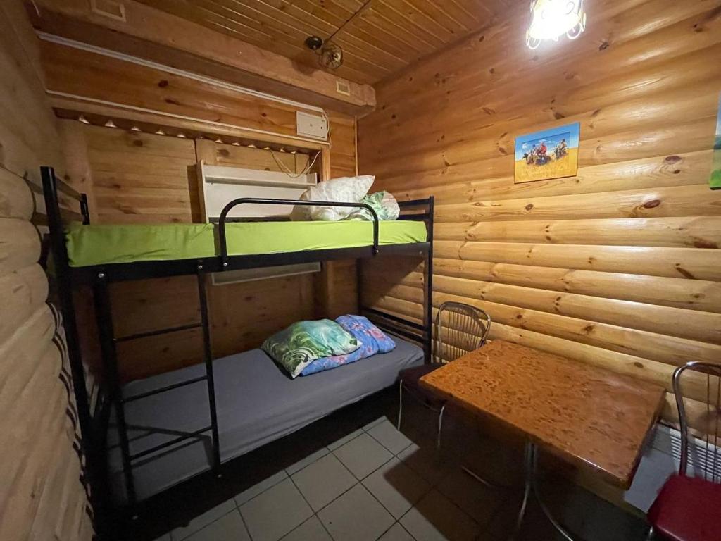 Palanda nebo palandy na pokoji v ubytování Готель BonRe