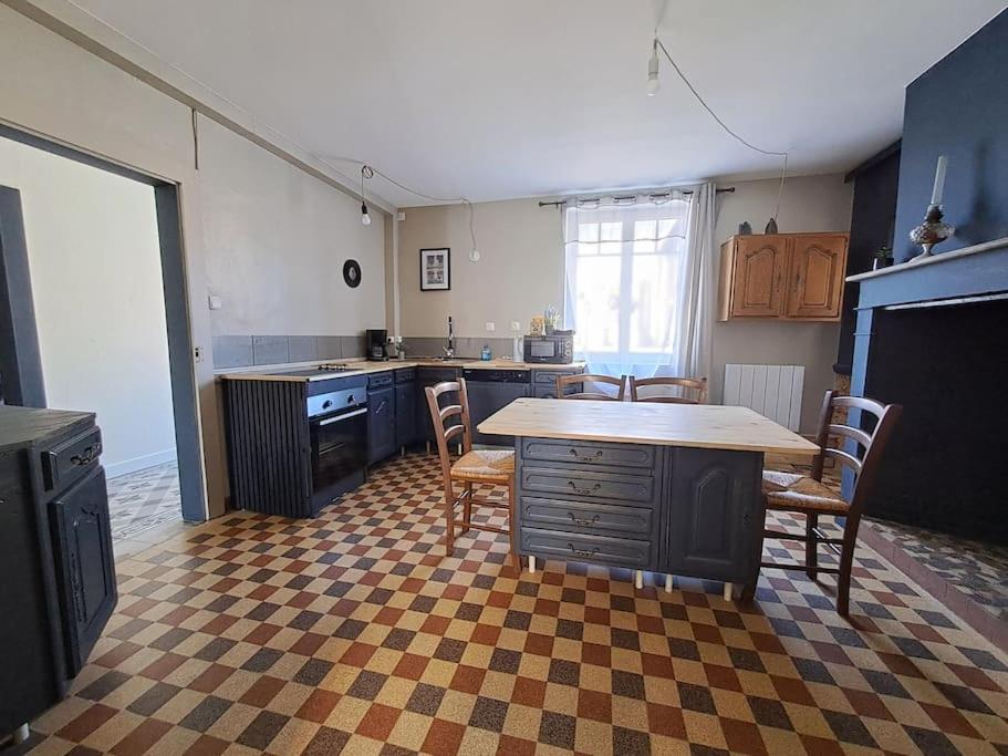 Zdjęcie z galerii obiektu LES ASPRES - Maison 7 personnes w mieście Notre-Dame-dʼAspres