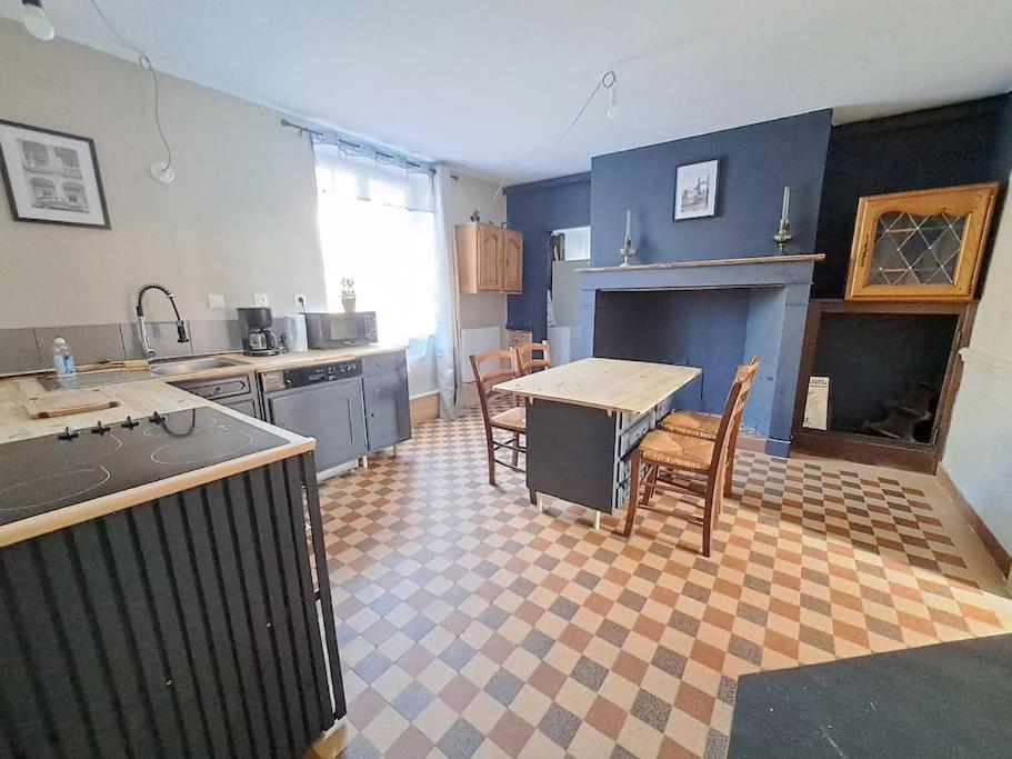 Zdjęcie z galerii obiektu LES ASPRES - Maison 7 personnes w mieście Notre-Dame-dʼAspres