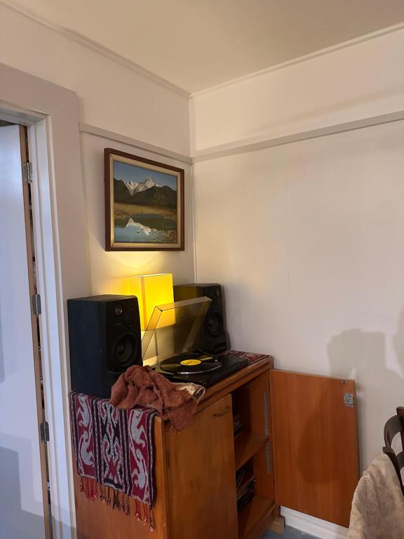 TV a/nebo společenská místnost v ubytování Basic Bach, Holiday Home in the Mountains