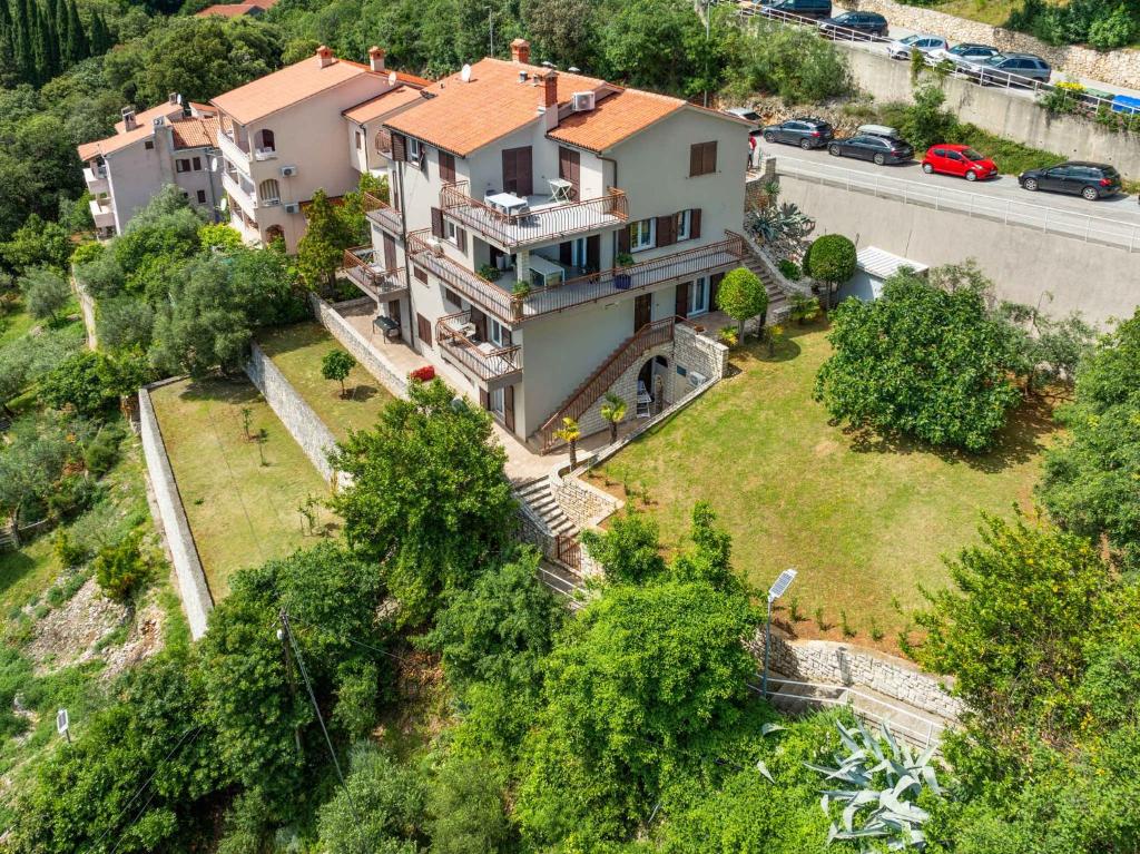 Budova, v ktorej sa apartmán nachádza
