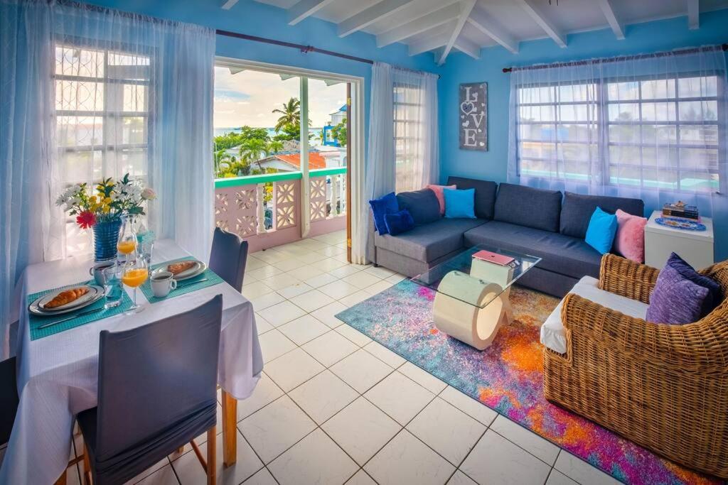 SECOND HOME Beach Apartment