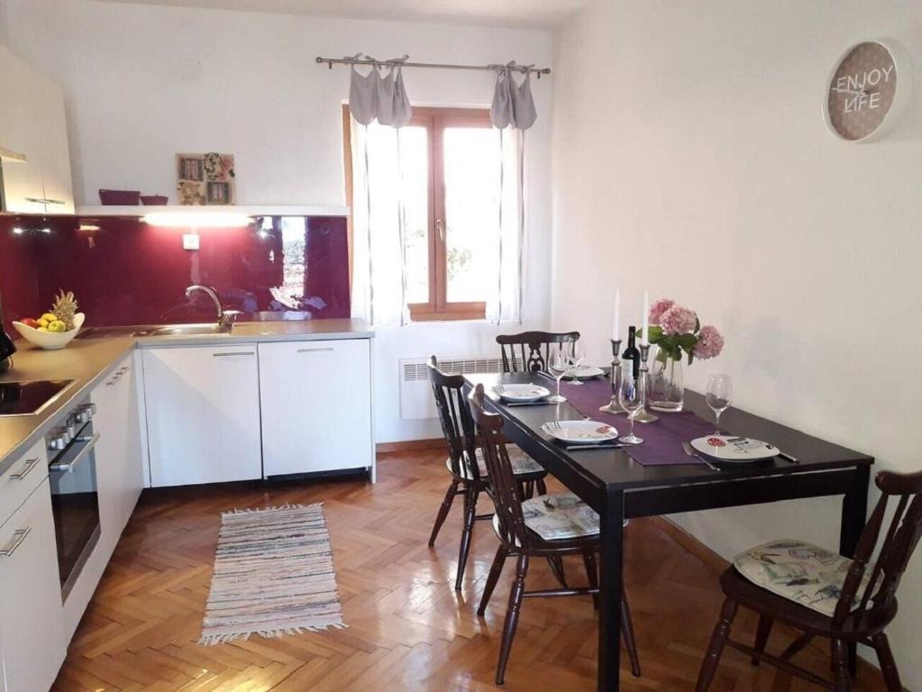 Zdjęcie z galerii obiektu Apartments Dioniza w mieście Jelsa