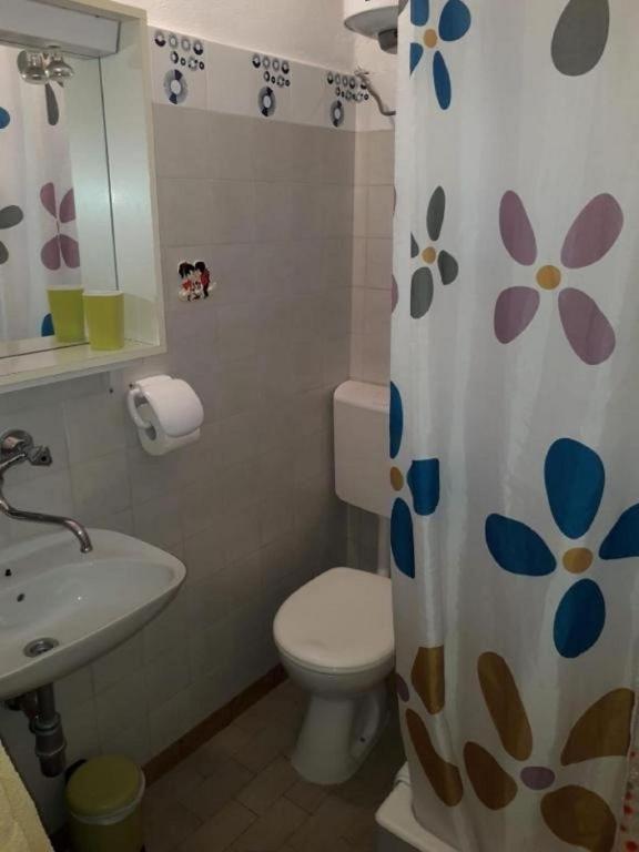 Zdjęcie z galerii obiektu Apartments Dioniza w mieście Jelsa