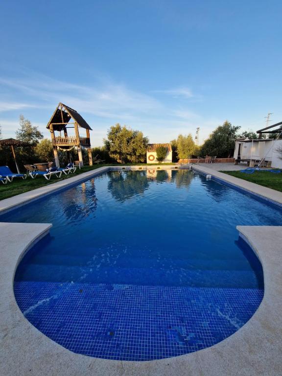 Piscina en o cerca de Molino La Nava