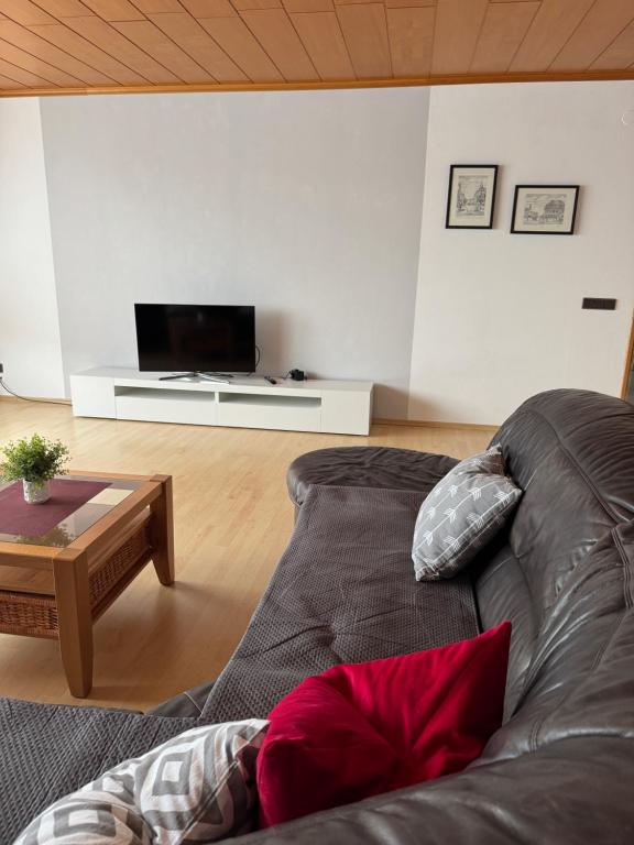 Galeriebild der Unterkunft 3 Zimmerwohnung mit 2 Schlafzimmer Balkon Küche TV WLAN in Langenzenn