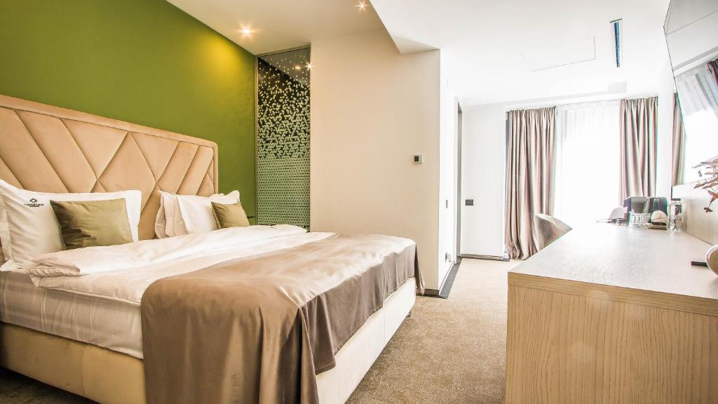 Central Carol 1 - Resim 8