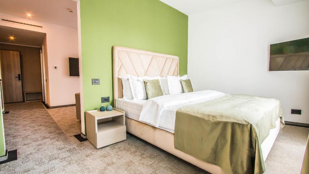 Central Carol 1 - Resim 9