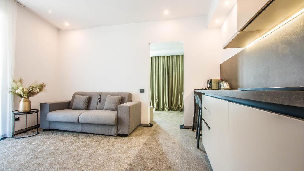 Central Carol 1 - Resim 10