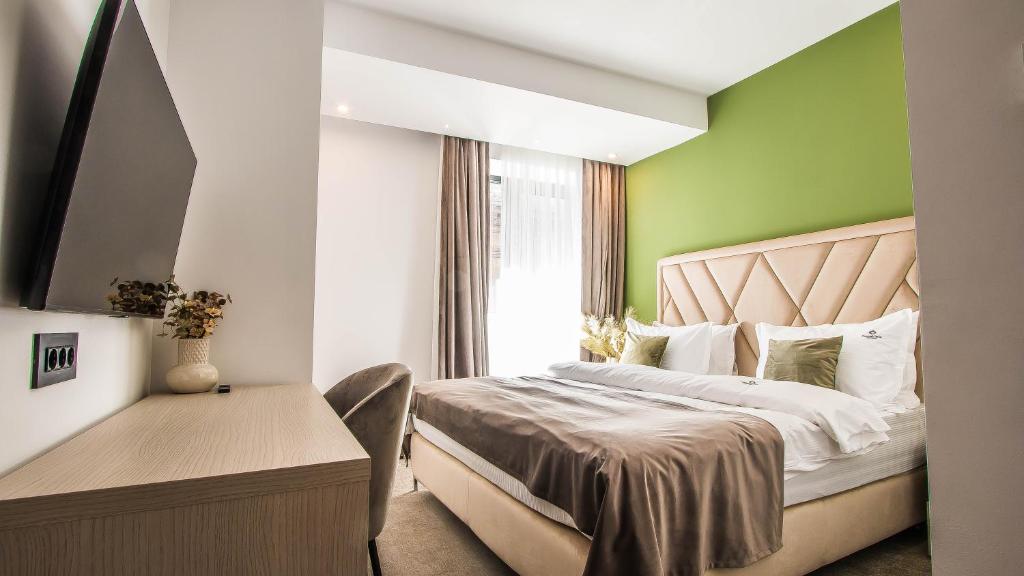 Central Carol 1 - Resim 16