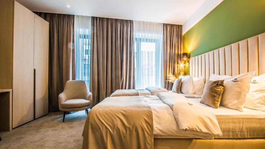 Central Carol 1 - Resim 17