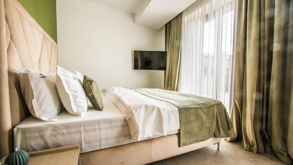 Central Carol 1 - Resim 18