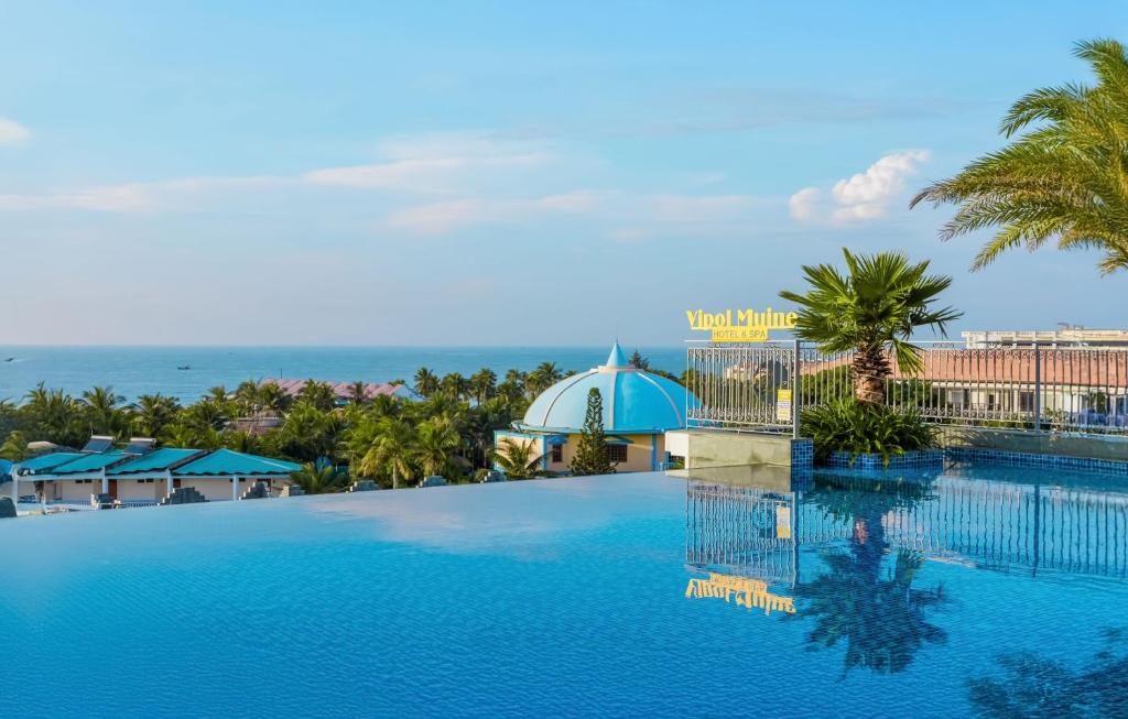 Hồ bơi trong/gần Vipol Mui Ne Hotel &amp; Spa