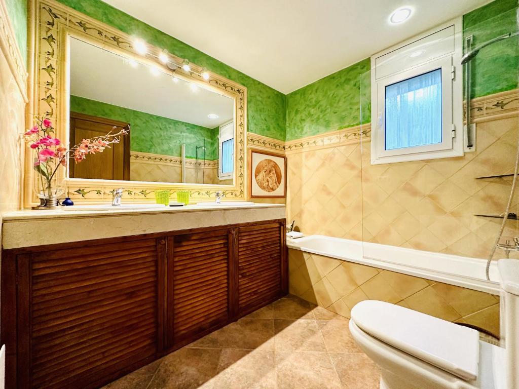 A bathroom at Aitana CostaBravaSi