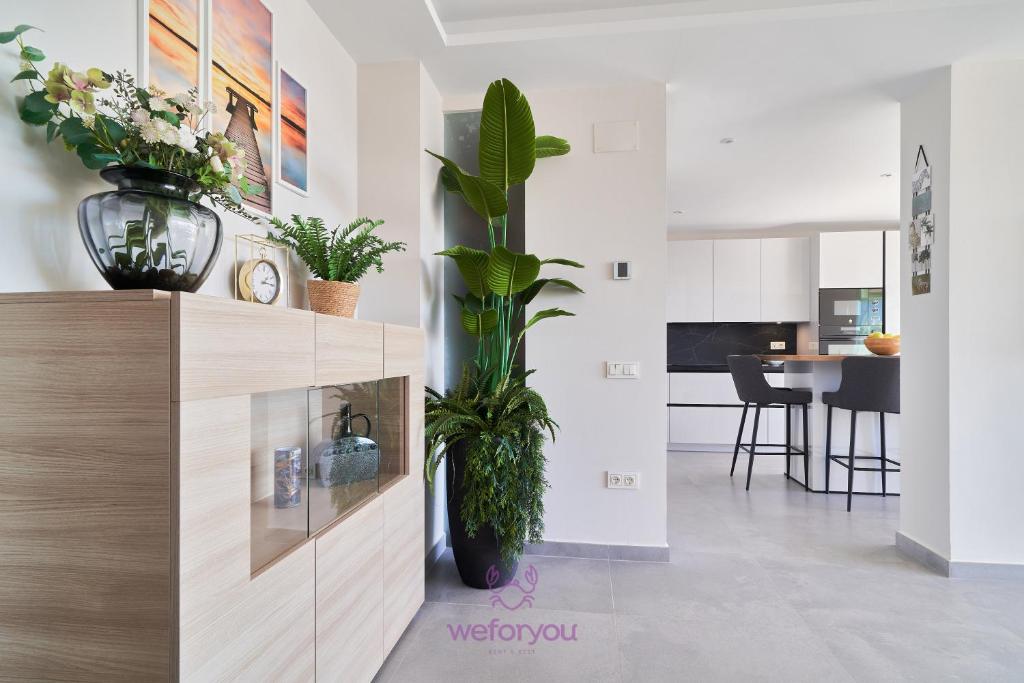 Kuchyňa alebo kuchynka v ubytovaní weforyou Isla de Poniente 2 Bedrooms and Parking