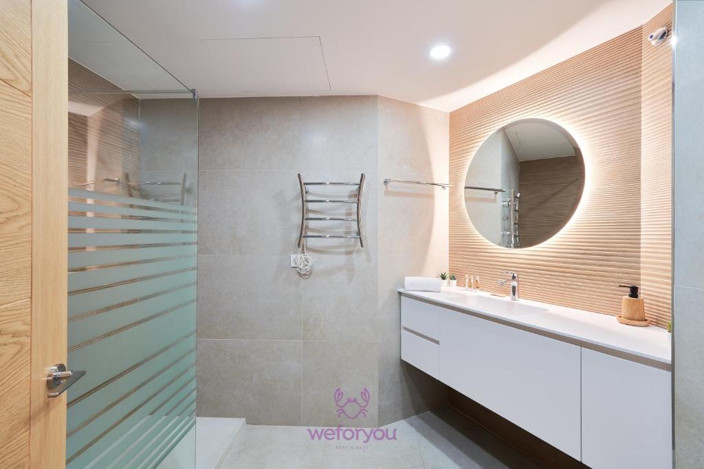 Kúpeľňa v ubytovaní weforyou Isla de Poniente 2 Bedrooms and Parking