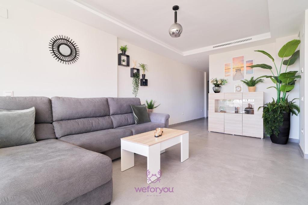 Kuchyňa alebo kuchynka v ubytovaní weforyou Isla de Poniente 2 Bedrooms and Parking
