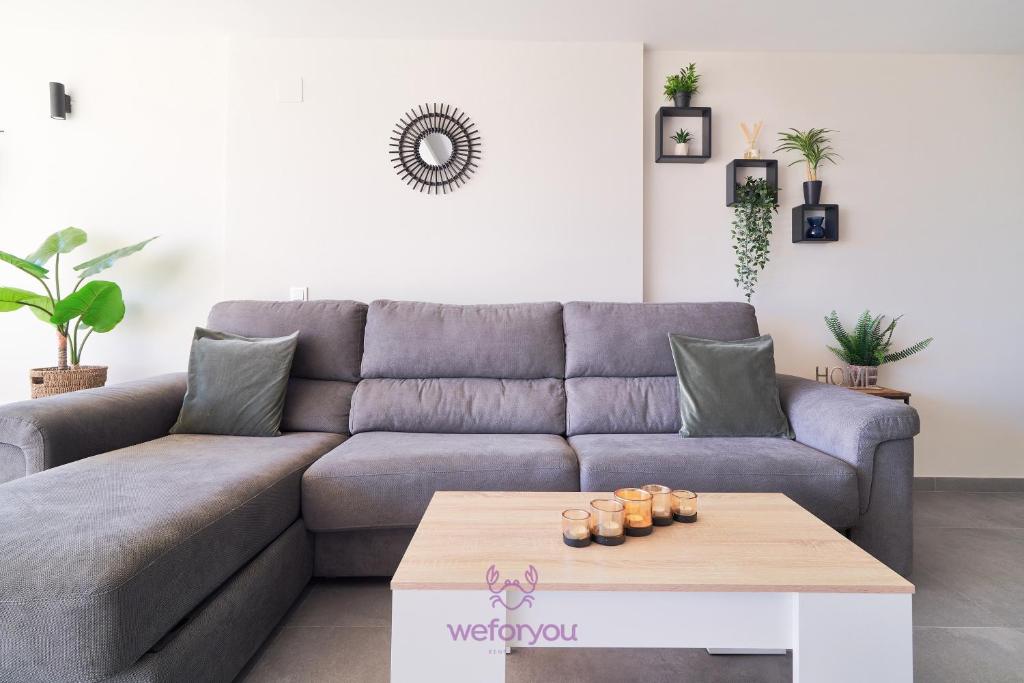 Posedenie v ubytovaní weforyou Isla de Poniente 2 Bedrooms and Parking