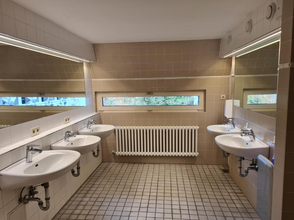 Koupelna v ubytování Jugendgästehaus St.-Michaels-Heim