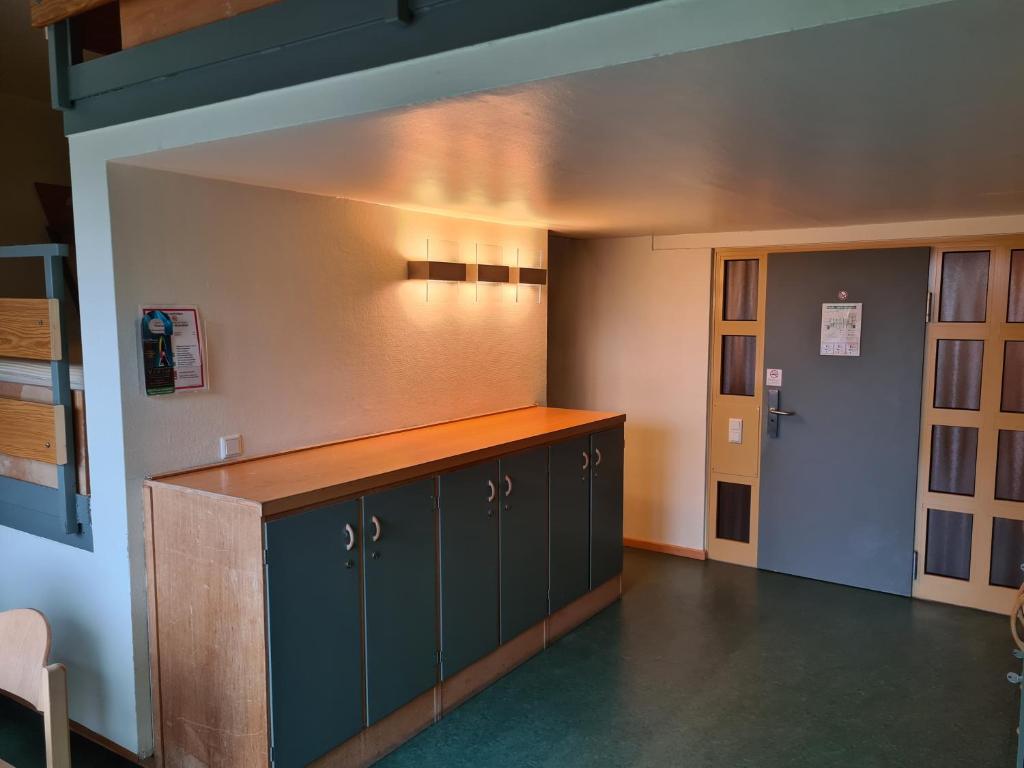 Kuchyň nebo kuchyňský kout v ubytování Jugendgästehaus St.-Michaels-Heim