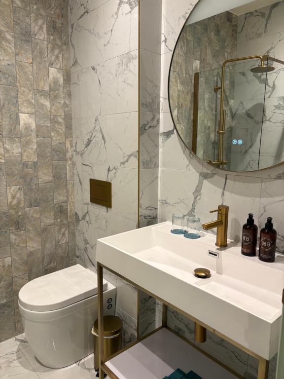 Ellen Kensington - Resim 38