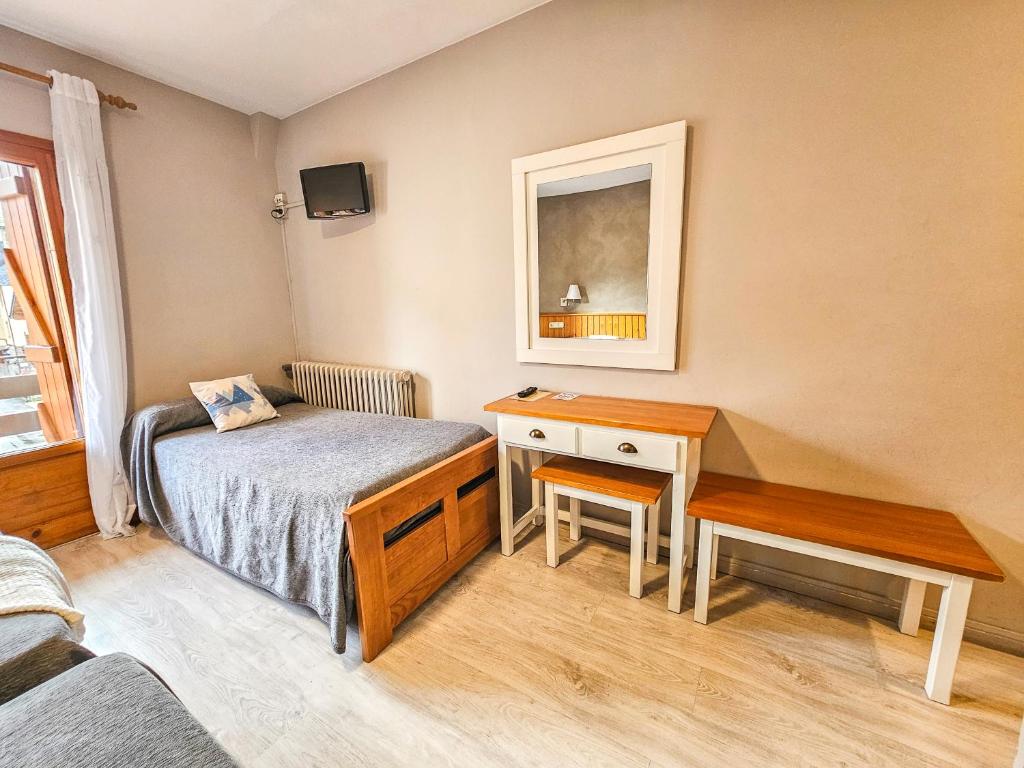 Hotel Casa Morlans 3000 - Classic Quadruple Room