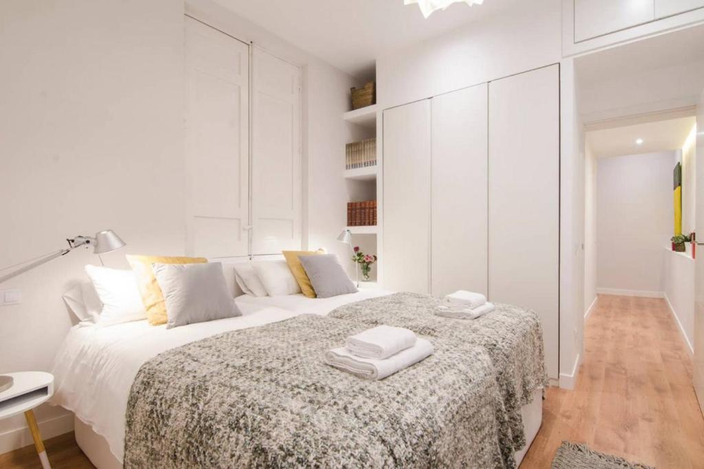 Postel nebo postele na pokoji v ubytování Renovated and Modern- 3Bd 2Bth- Anton Martin