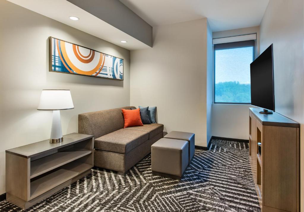 TV a/nebo společenská místnost v ubytování Hyatt House Bwi Airport/Baltimore