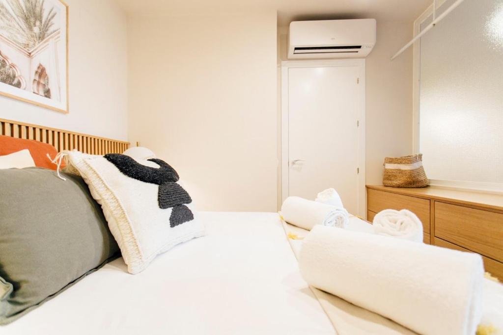 Posteľ alebo postele v izbe v ubytovaní Studio 1Bd 1Bth - Center- Alfalfa
