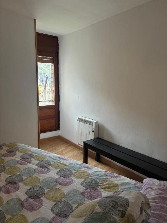 Fotografie z fotogalerie ubytování PISO VIELHA CENTRICO con vistas y wifi v destinaci Vielha