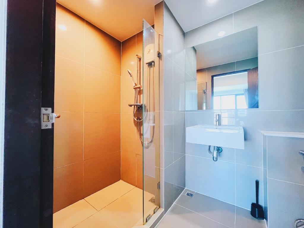 Ένα μπάνιο στο 38Nice room phuket town near Shopping Malls and Naka night market