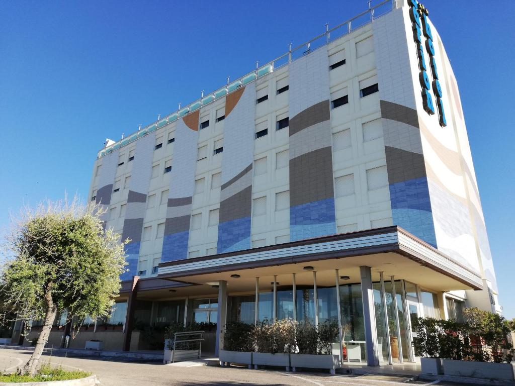 a rendering of the front of a hotel at Barion Hotel & Congressi in Bari
