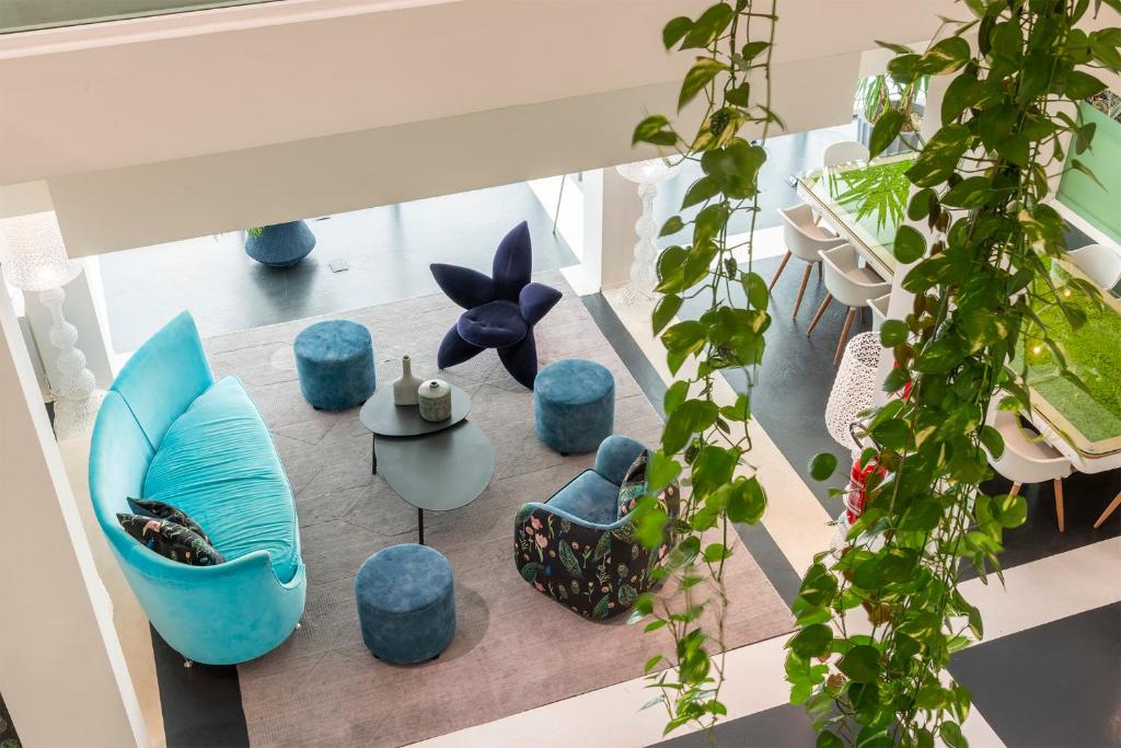 Posedenie v ubytovaní MO.OM Hotel