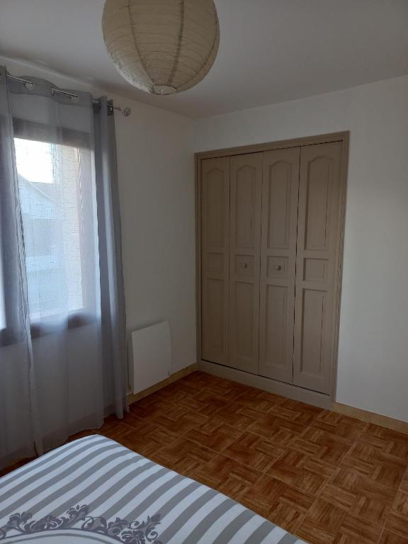 Posteľ alebo postele v izbe v ubytovaní Gîte des bords de l Eure 4 chambres 2 SDB et parking