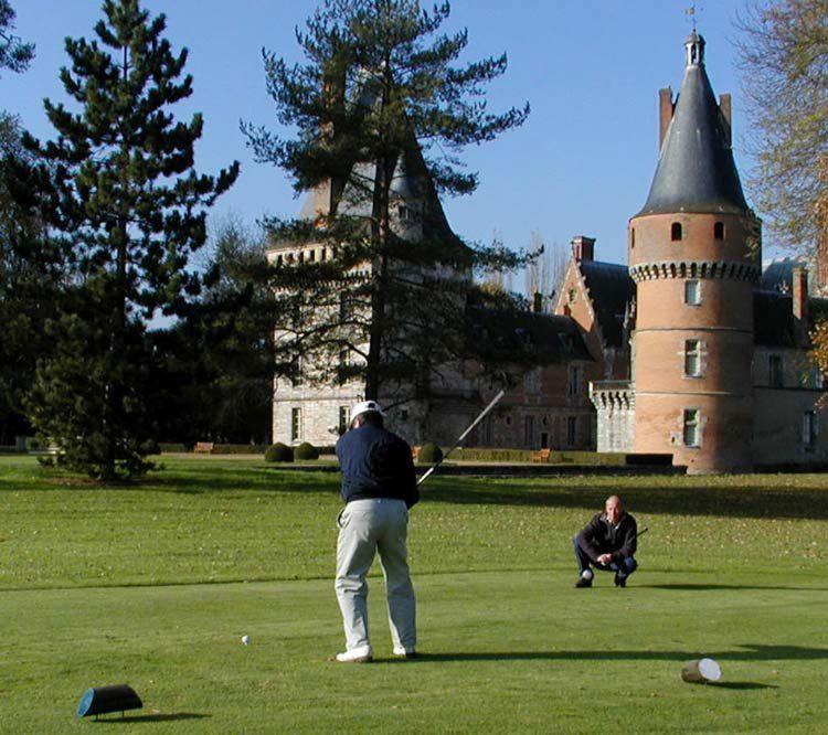 Golf pri dovolenkovom dome alebo okolí