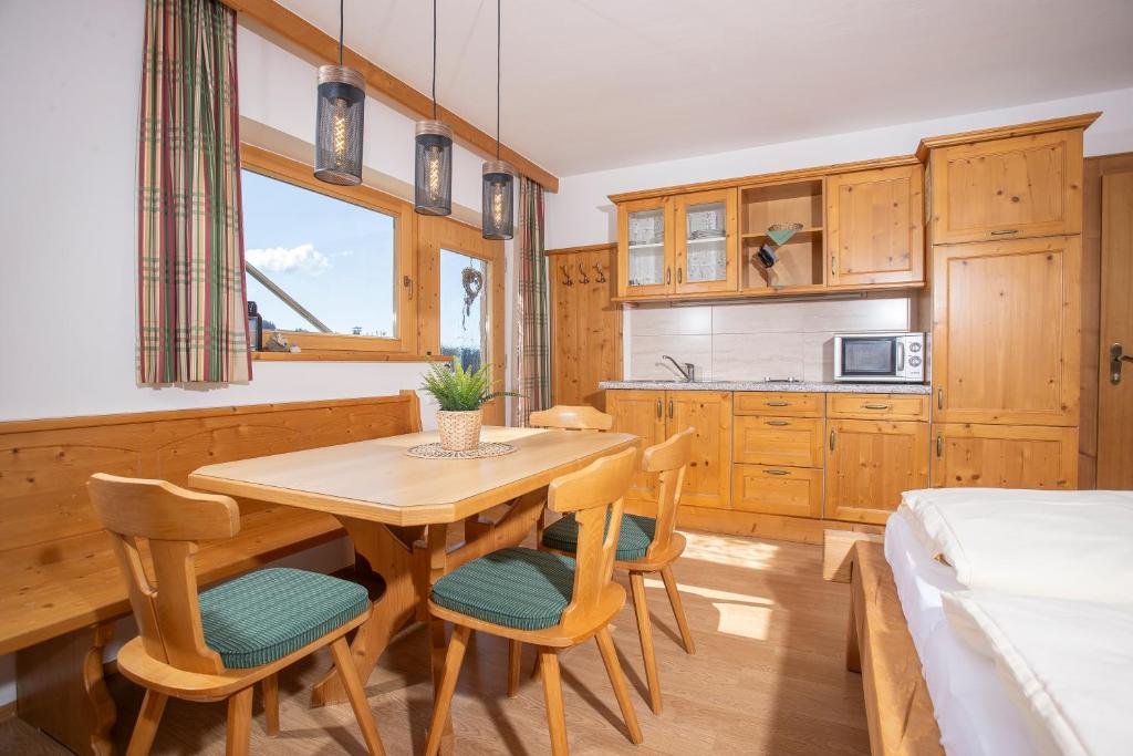 Kuchyň nebo kuchyňský kout v ubytování Alpenrelax Krepperhütte