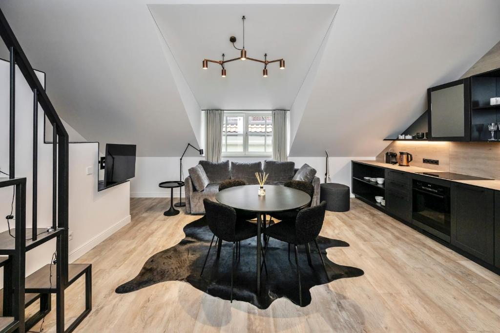 Artsy Exclusive Old Town Residence Gallery Walk - Appartement De Luxe